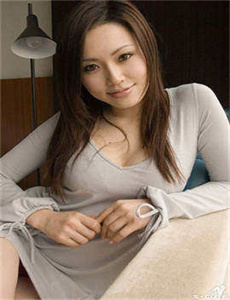女生让男生捏自己小兔子-下水的美人鱼