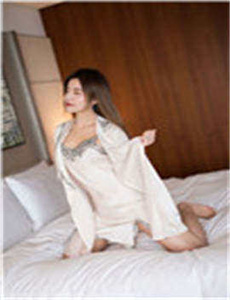 美女露100%双奶头无遮挡免费-偷拍女人小便