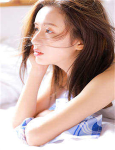 美女裸奔-嘿咻网